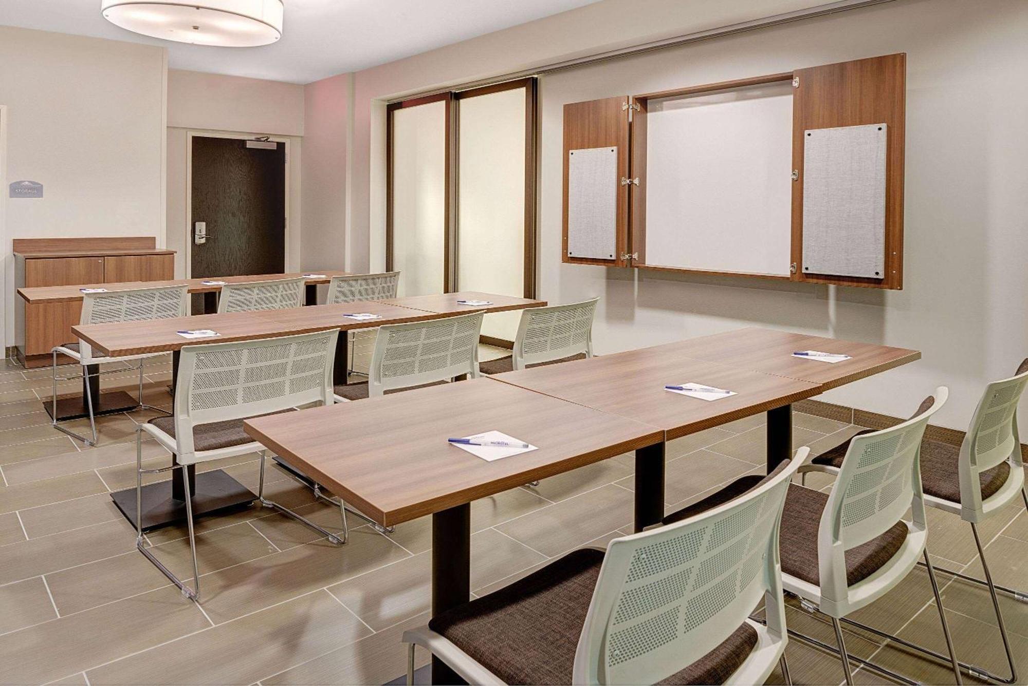 Microtel Inn & Suites By Wyndham Philadelphia Airport Ridley Park Экстерьер фото